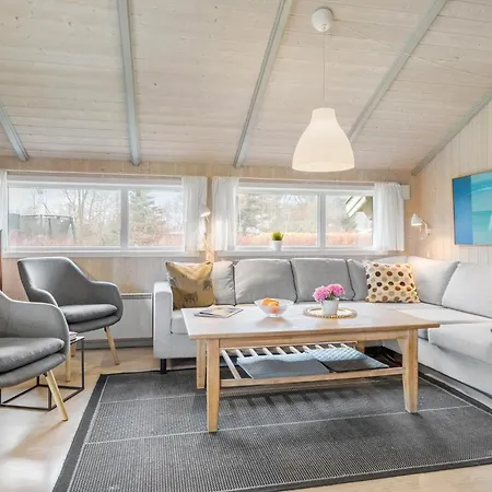 Lovely In With Kitchen Casa de Férias