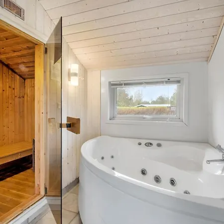 Lovely In With Kitchen