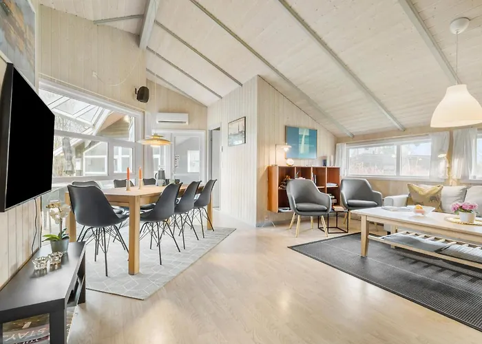 Lovely In With Kitchen Holiday home *
